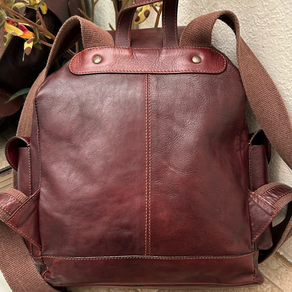 Old Angler Leather Backpack - Picture 2 of 15